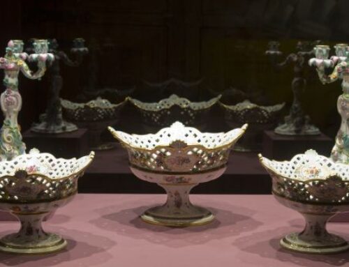 Tres fruteros de porcelana