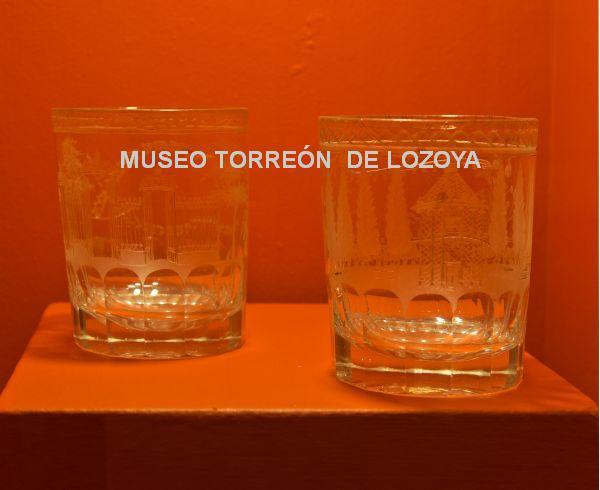 Pareja de vasos (reproducción uso personal o editorial)